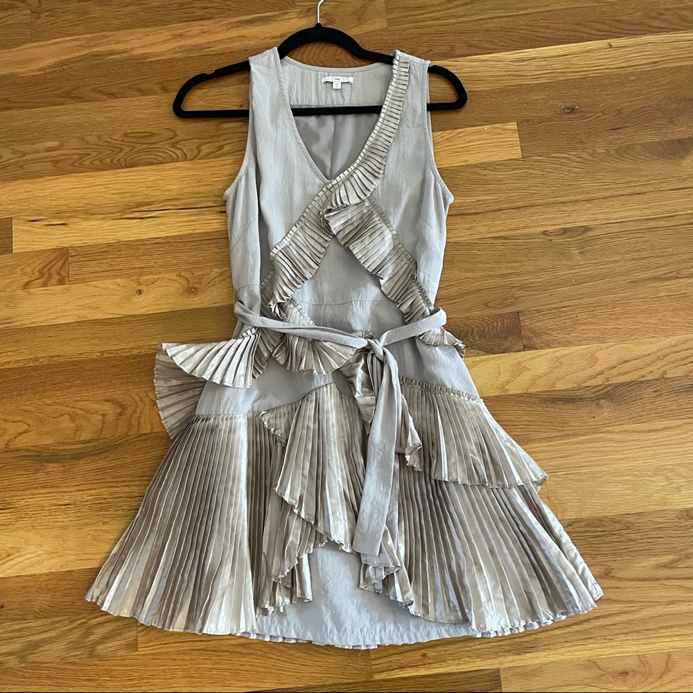 Gap Oyster Beige Sleeveless Dress with shiny pleats 0